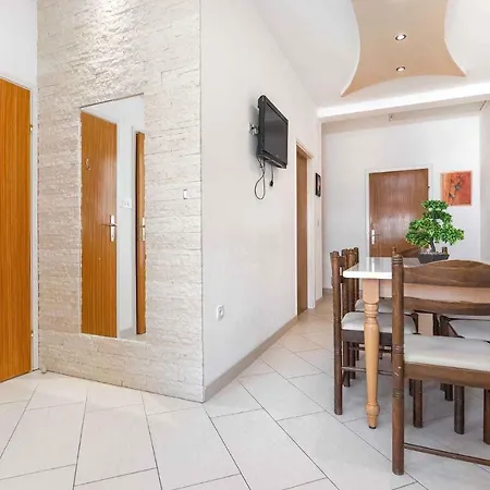 Διαμέρισμα In With Three-bedrooms 1 Πόρετς