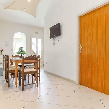 Διαμέρισμα In With Three-bedrooms 1 Πόρετς